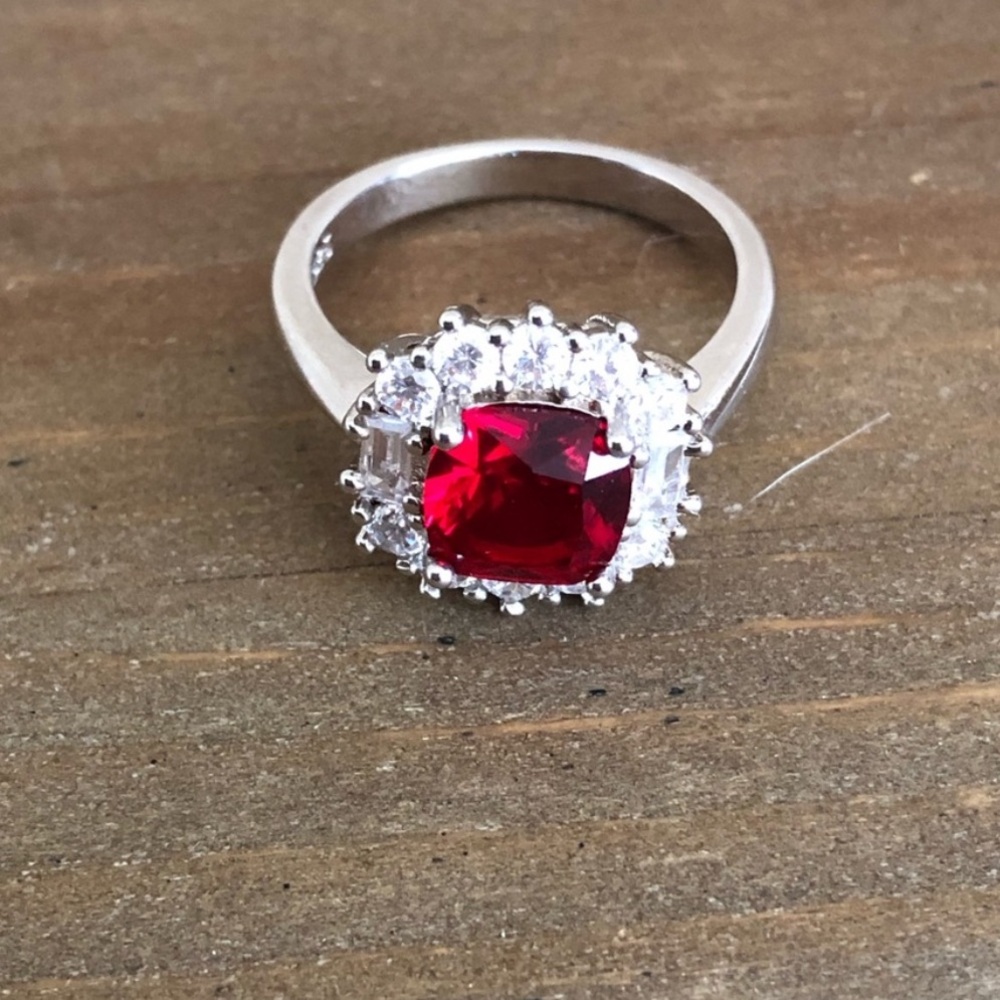 NWOT Elegant Silver Ring with simulated Red Gemstone